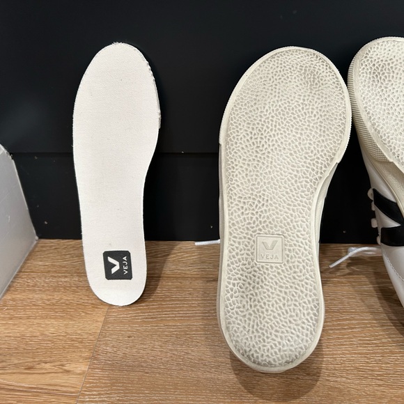 Veja Campos Bicolor women’s size 5 - Picture 8 of 9